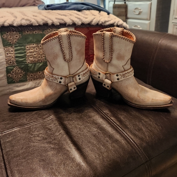 Cleo + WOLF Cream Ankle Cowgirl Boots - Picture 13 of 14
